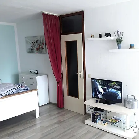 - Haus B, App 0b0411 *