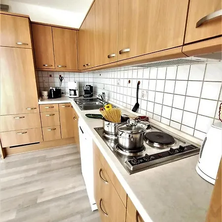 - Haus B, App 0b0411 *